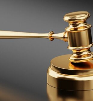 Advokatbistand: En Dybdegående Gennemgang af Juridisk Hjælp